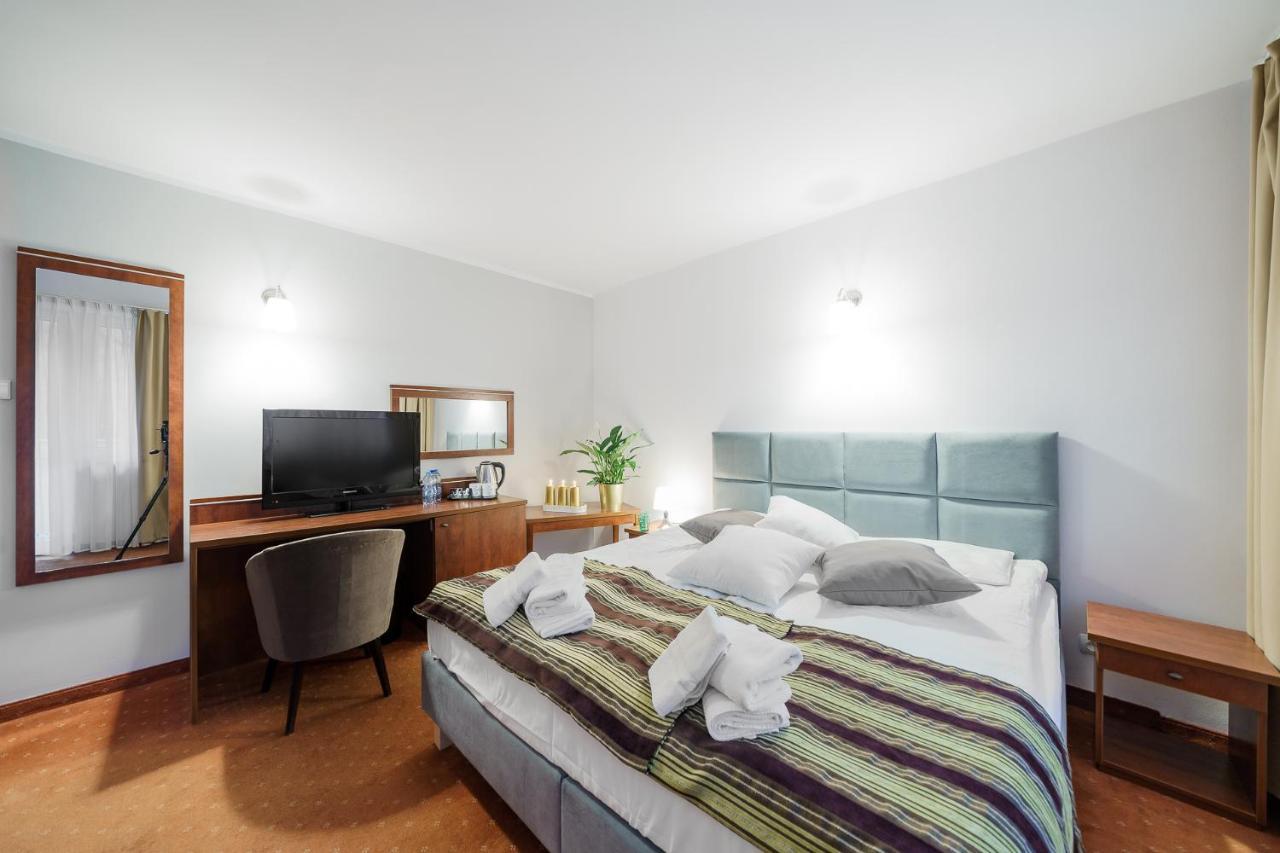 Promenada Zegrze Hotel Białobrzegi Esterno foto